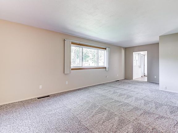 5th image of 749 Walwick Ct