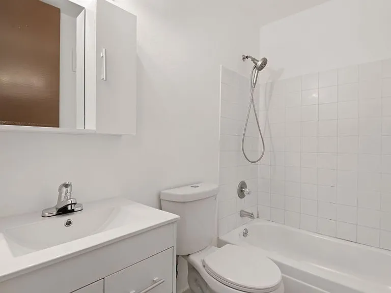 Cond Boulevard Del Rio Apt C204 — Photo 21