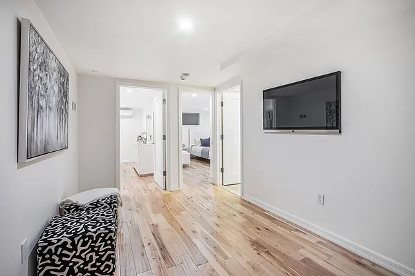 Sold by Nest Seekers International | media 9