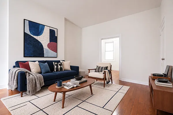 Living room, photo 2