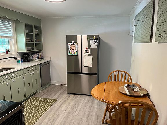 5th image of 505 Park Cir
