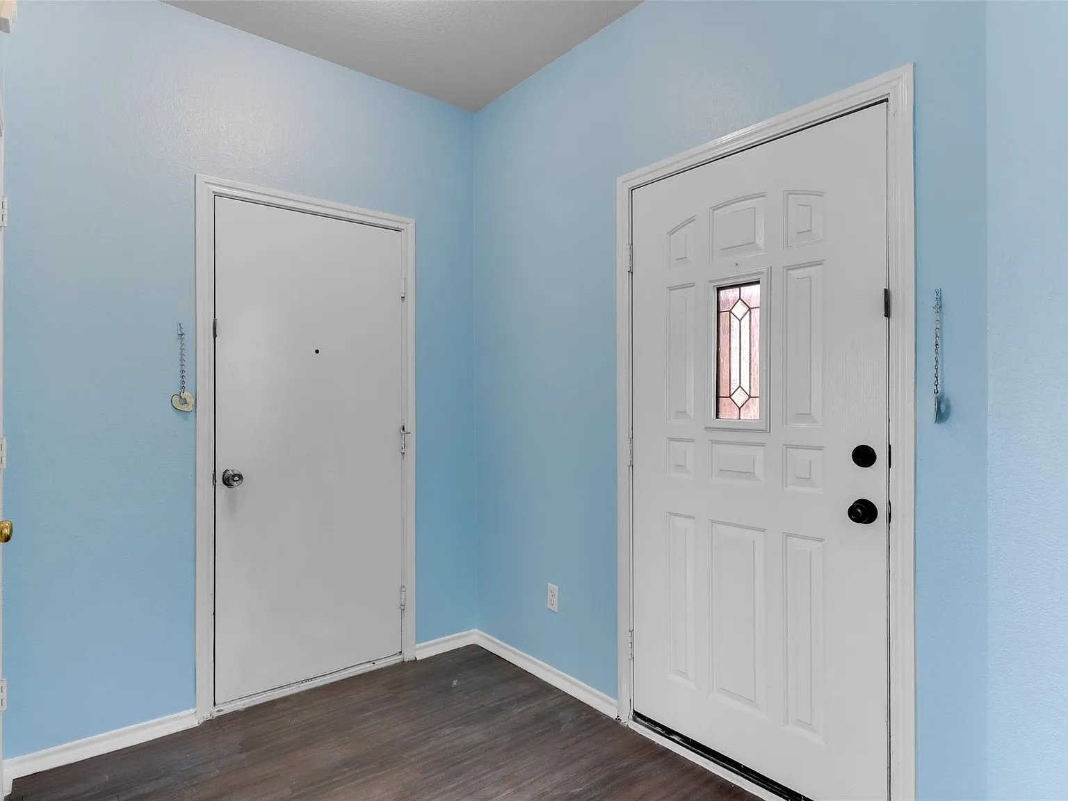 4 bed, 2.5 bath, 2277 sqft, $1,895 — Photo 3