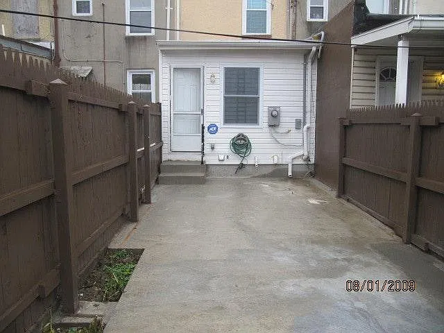 1012 W Pratt St — Photo 18