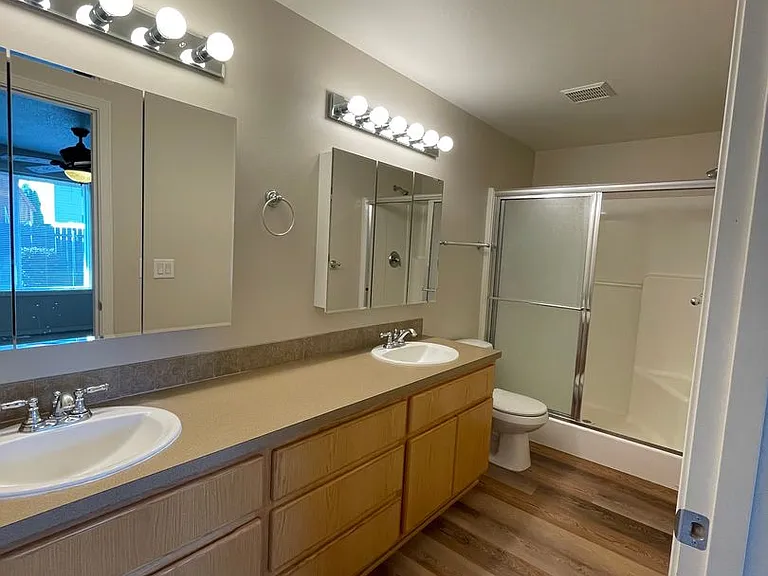 609 S Harborview St — Photo 24