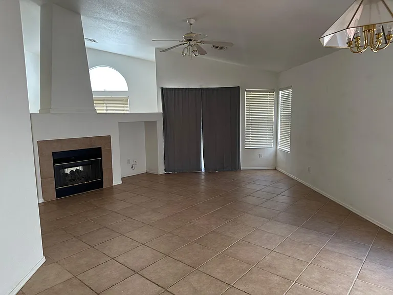 223 Misty Garden St — Photo 5