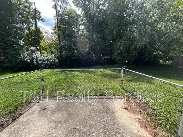 6528 Adamson Ct — Photo 19
