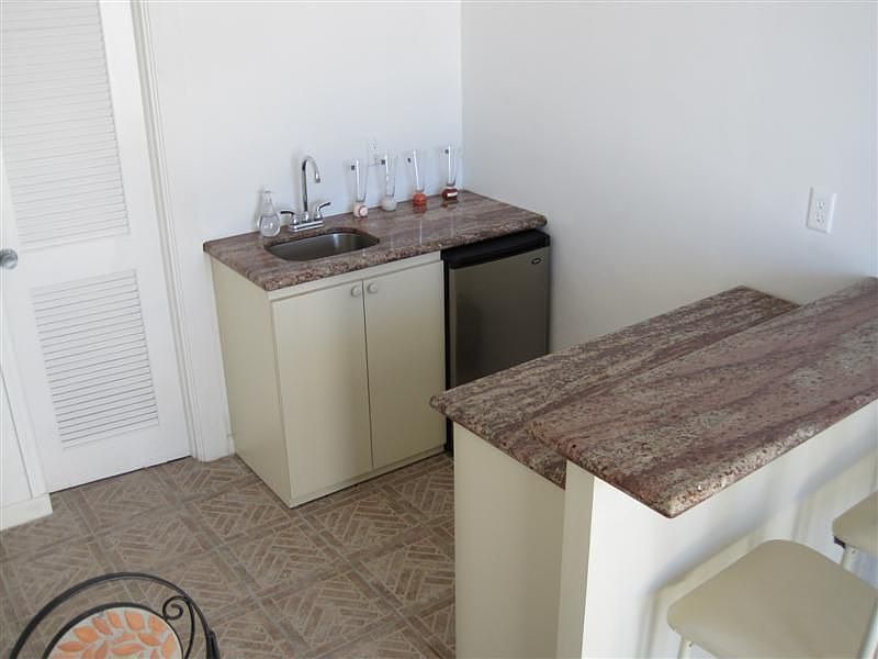 bar &  fridge