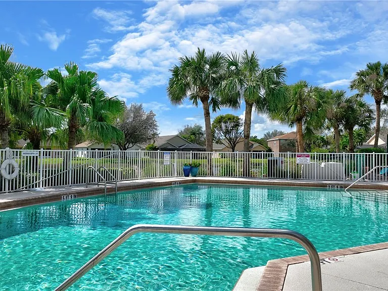 12790 Meadow Hawk Dr — Photo 40