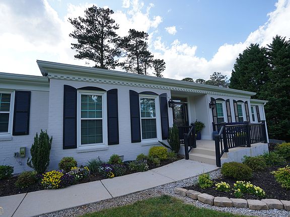 2nd image of 2982 Northbrook Dr #B