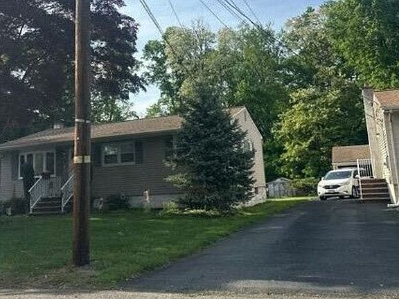 2nd image of 12 New St