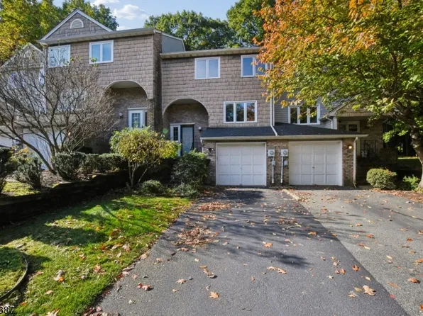125 Patriots Rd, Morris Plains, NJ 07950