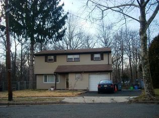 318 Egolf Dr, Rahway, NJ 07065