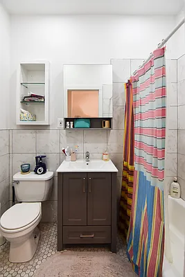 Rented by The Agency | media 18