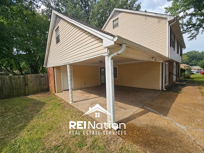 4 bed, 2.5 bath, 2358 sqft, $1,795 — Photo 2