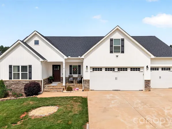 192 Staffordshire Dr, Statesville, NC 28625