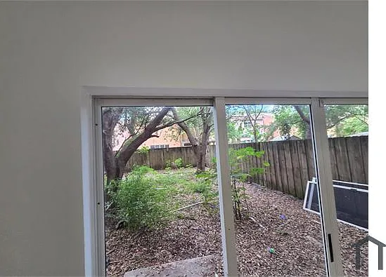 875 SW 6th Pl — Photo 12