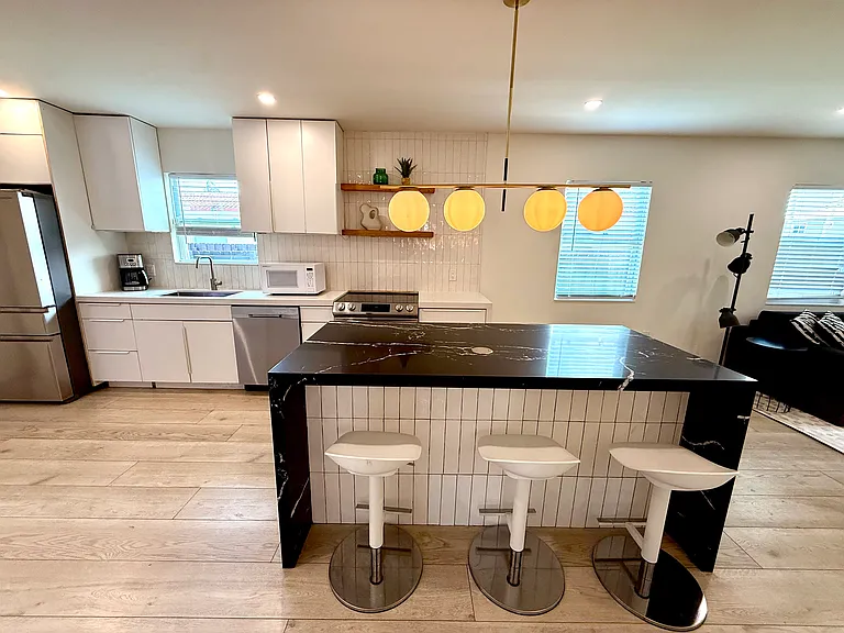1332 NE 5th Ave #1 — Photo 8