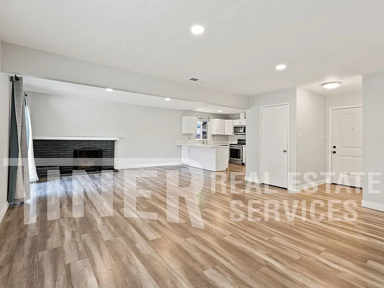 2771 Wissemann Dr — Photo 7