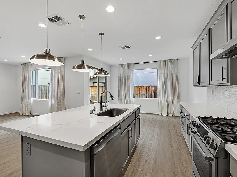 Living, Kitchen, Dinning