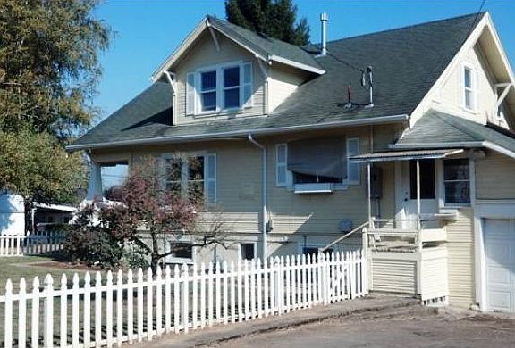 Side of House/Yard