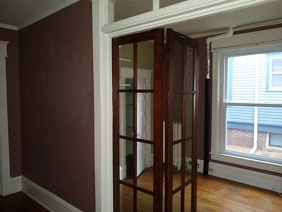 Living room - door to 2nd bedroom or office