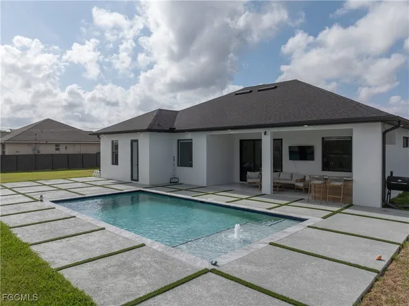 833 SW 16th Ter, Cape Coral, FL 33991