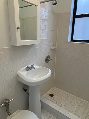 Rented by Legacy Realty Group NYC LLC | media 9