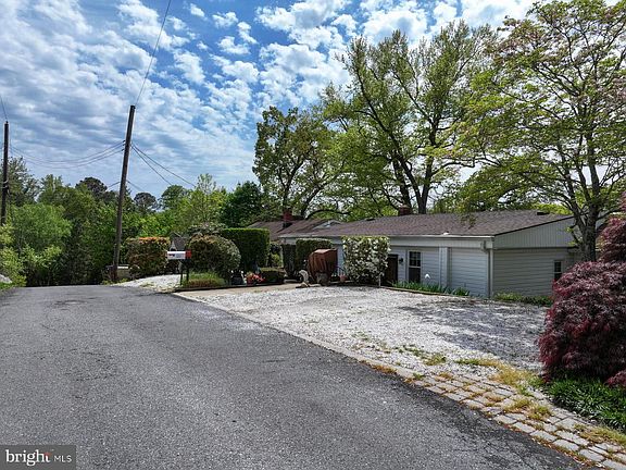 3rd image of 322 Riverside Rd