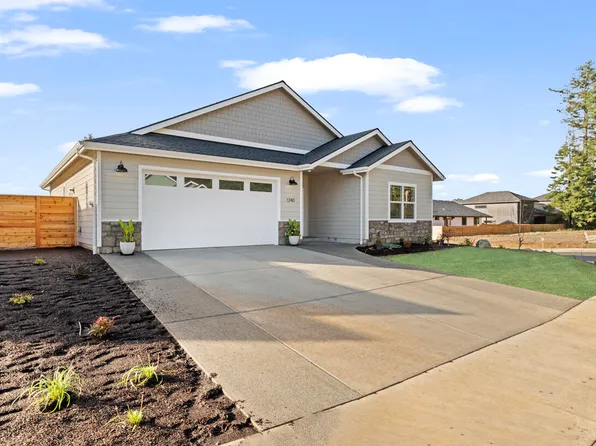 1240 Lighthouse Ln, Brookings, OR 97415
