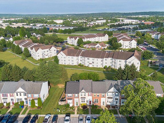3rd image of 6584 Duncan Pl