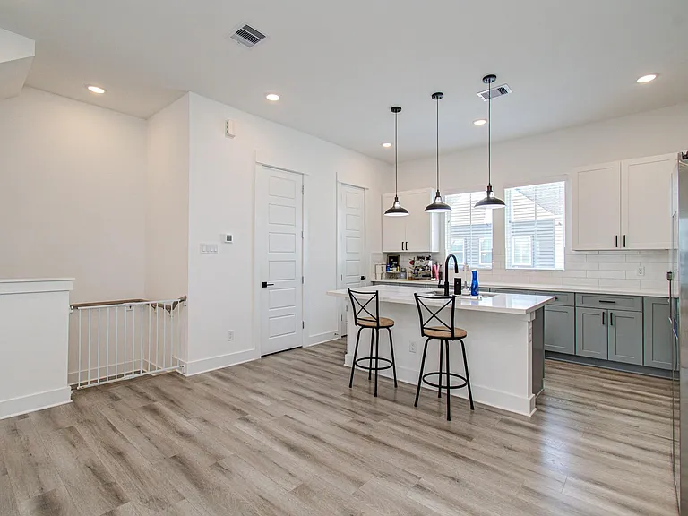 8325 Springwood Creek Ln — Photo 19