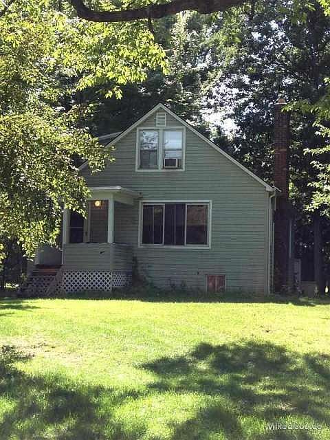 2nd image of 955 Mill St