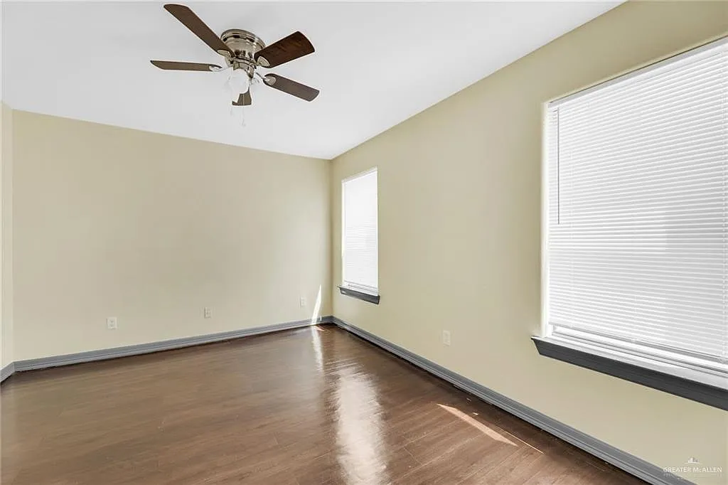 2 bed, 2.5 bath, 10548 sqft, $875 — Photo 4
