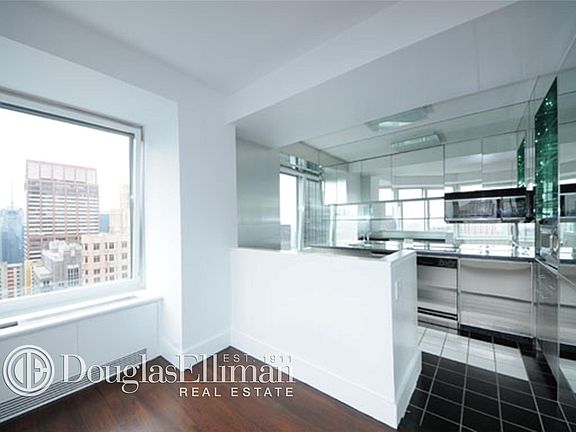 5th image of 150-156 W 56th St APT 5201