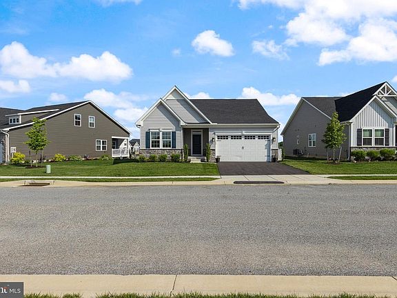 5th image of 166 Hood Farm Dr