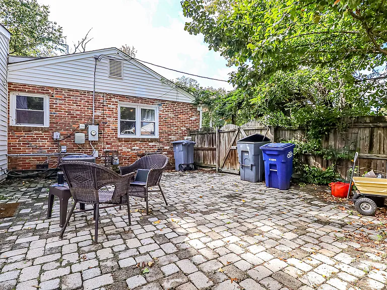 8113 Carlyle Pl — Photo 42