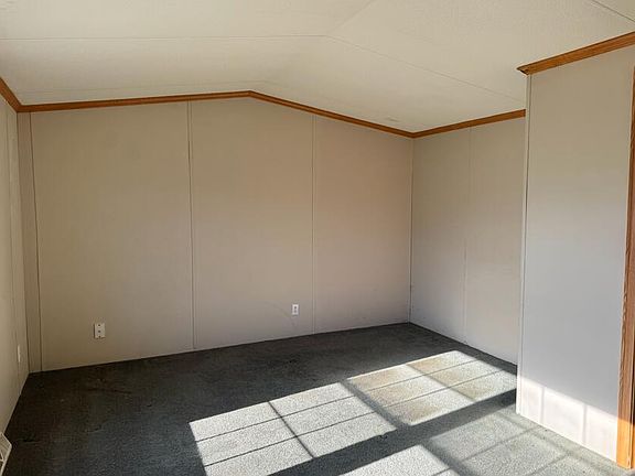 5th image of 11 Northeast Way