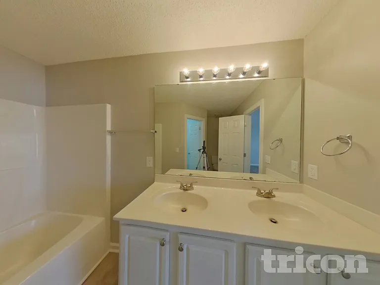 423 Riverwalk Dr NW — Photo 10