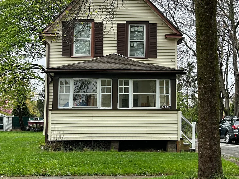 140 Winchester St — Photo 1