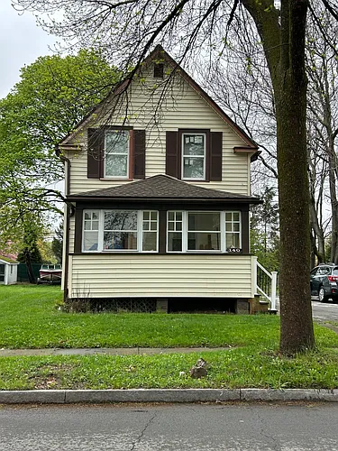 140 Winchester St Photo 1