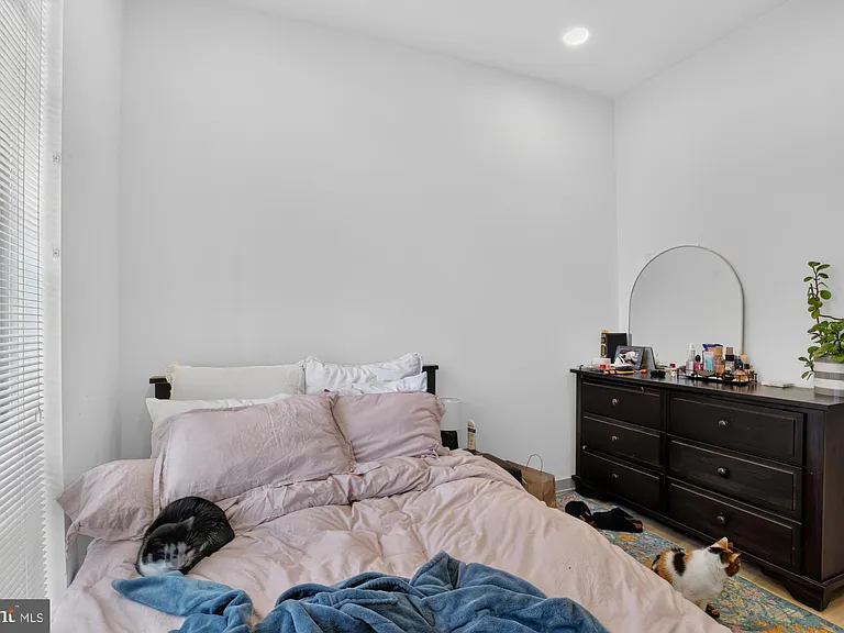 689 N Broad St #401 — Photo 15