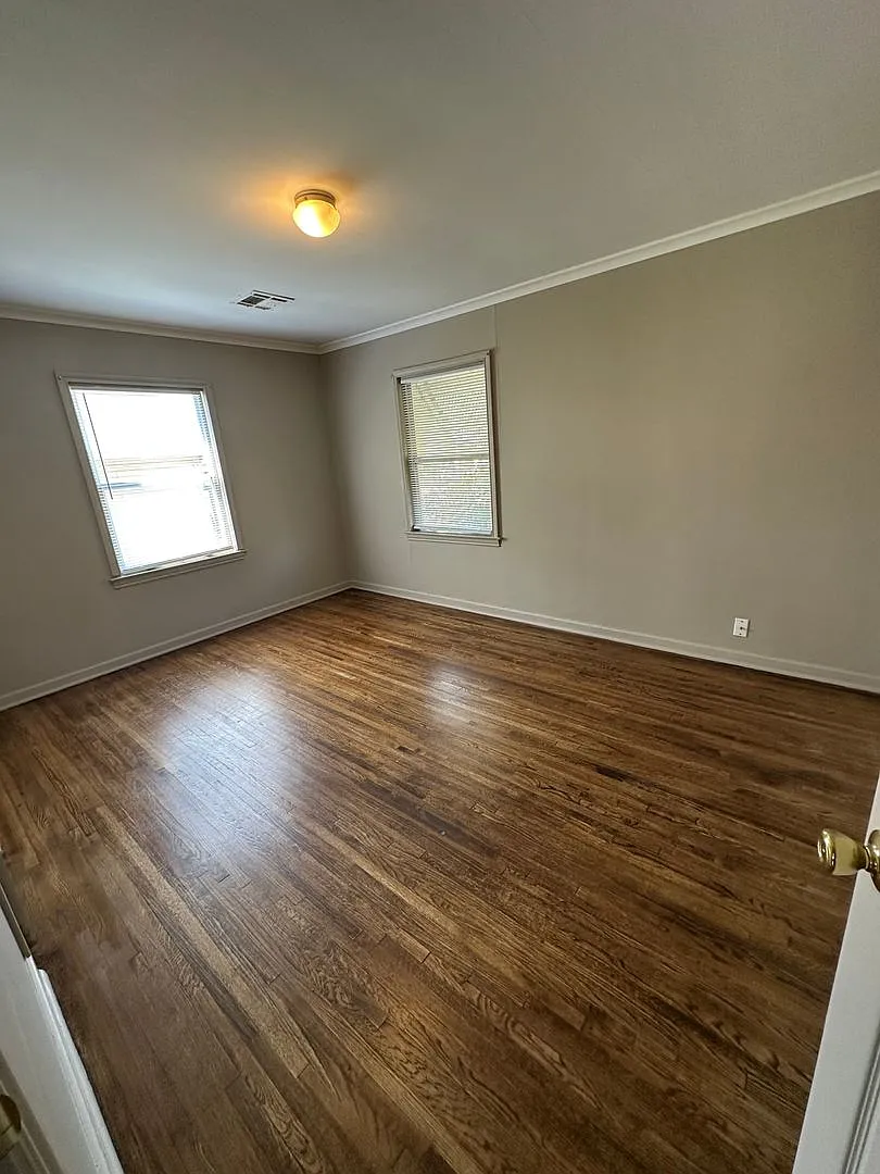 3 bed 1 bath — Photo 3
