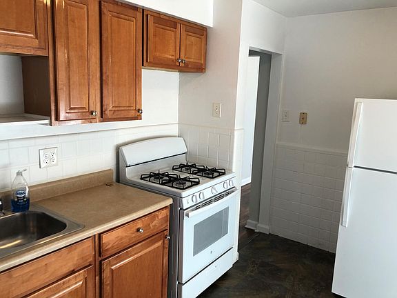 4th image of 7533 Haywood Dr