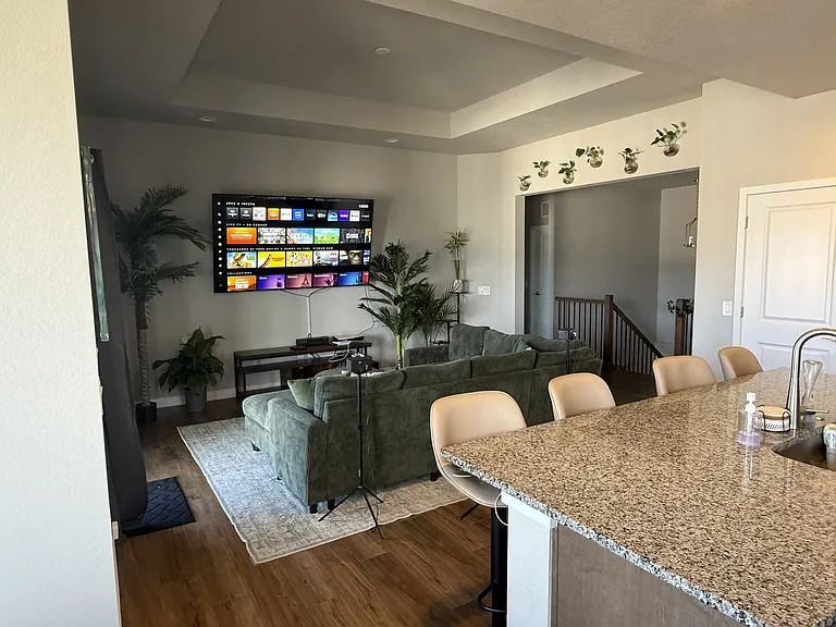 16886 Greenfield Dr — Photo 4