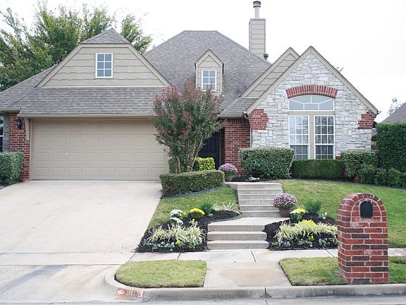 1803 E Montgomery PL