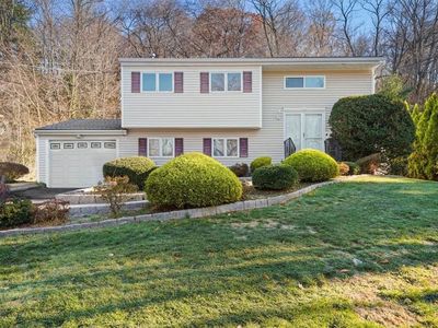 82 Greenwood Lane, White Plains, NY, 10607