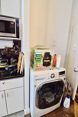 Rented by Safdie Realty Group | media 9