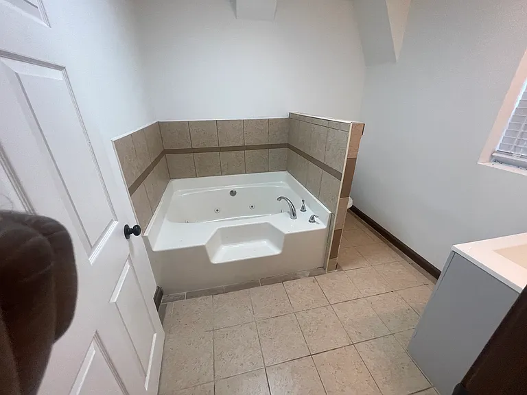 2437 Ivydale Dr SW — Photo 7