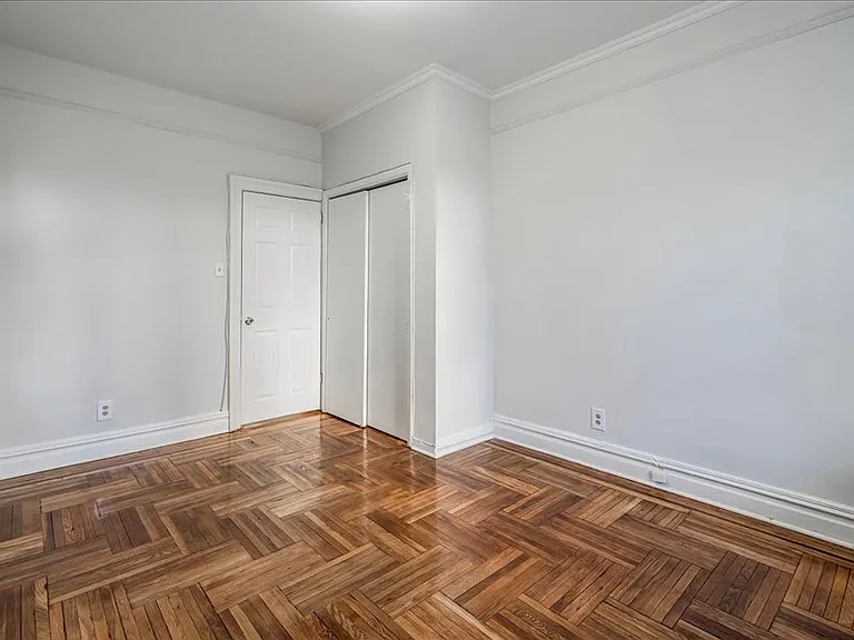 65 W 39th St — Photo 11