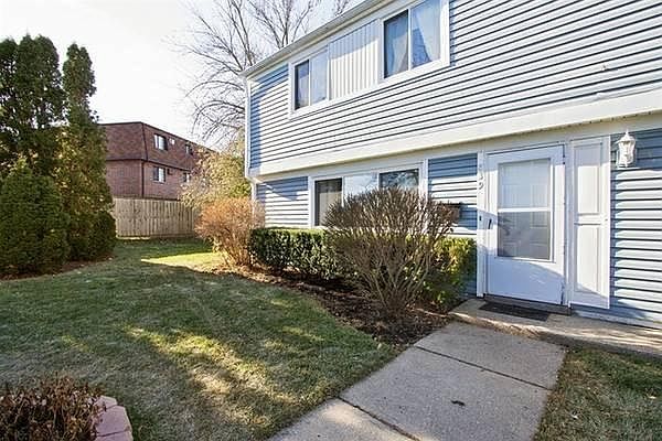1st image of 839 Oxford Pl